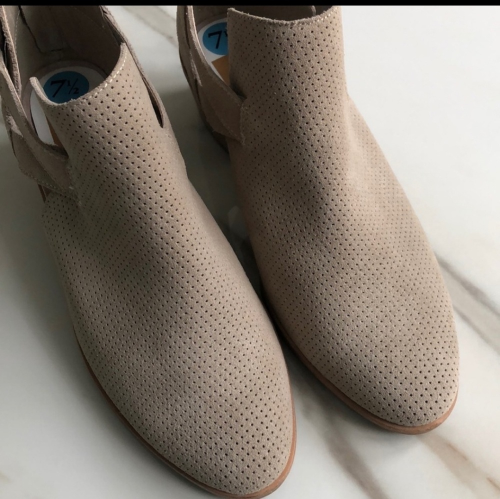 NWOB dolce vita booties